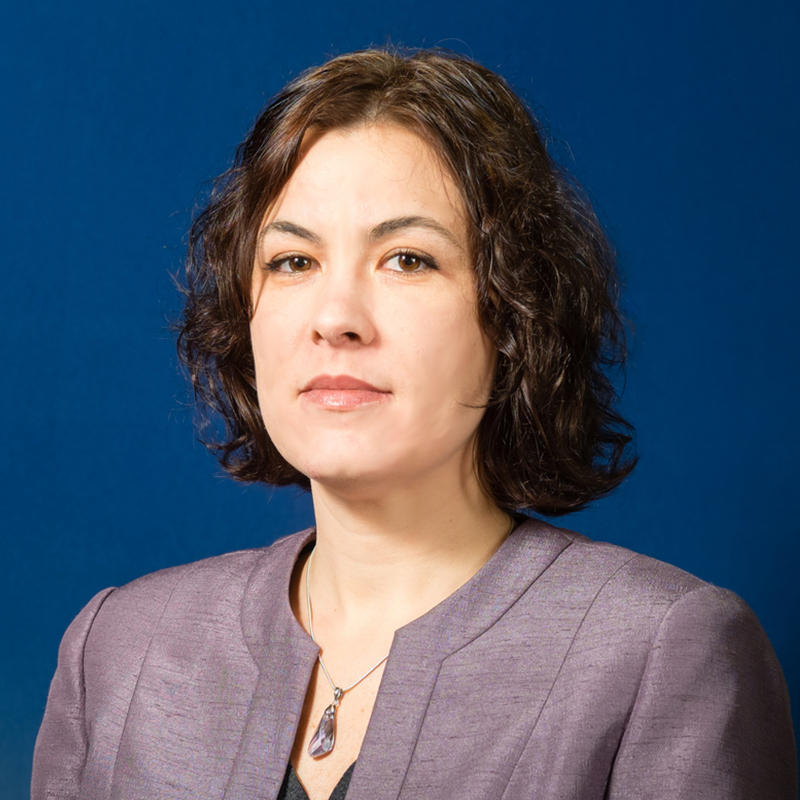 Dr. Andreea Font