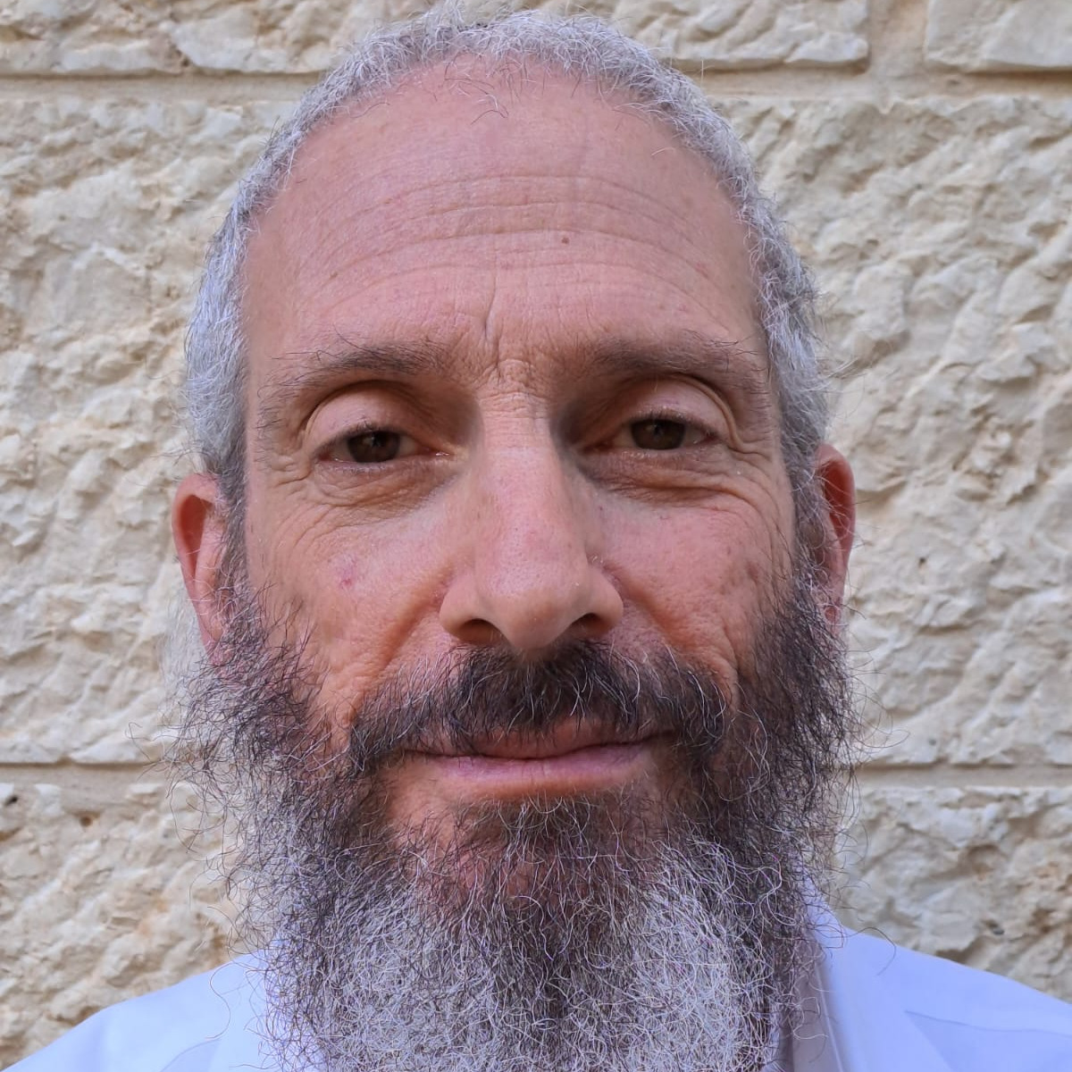 Dr. Tzvi Scarr