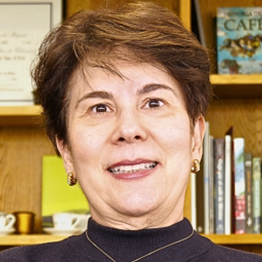 Dr. Vanúsia Nogueira