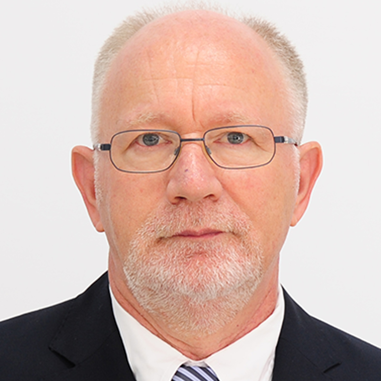 Dr. Andreas W. Ebert