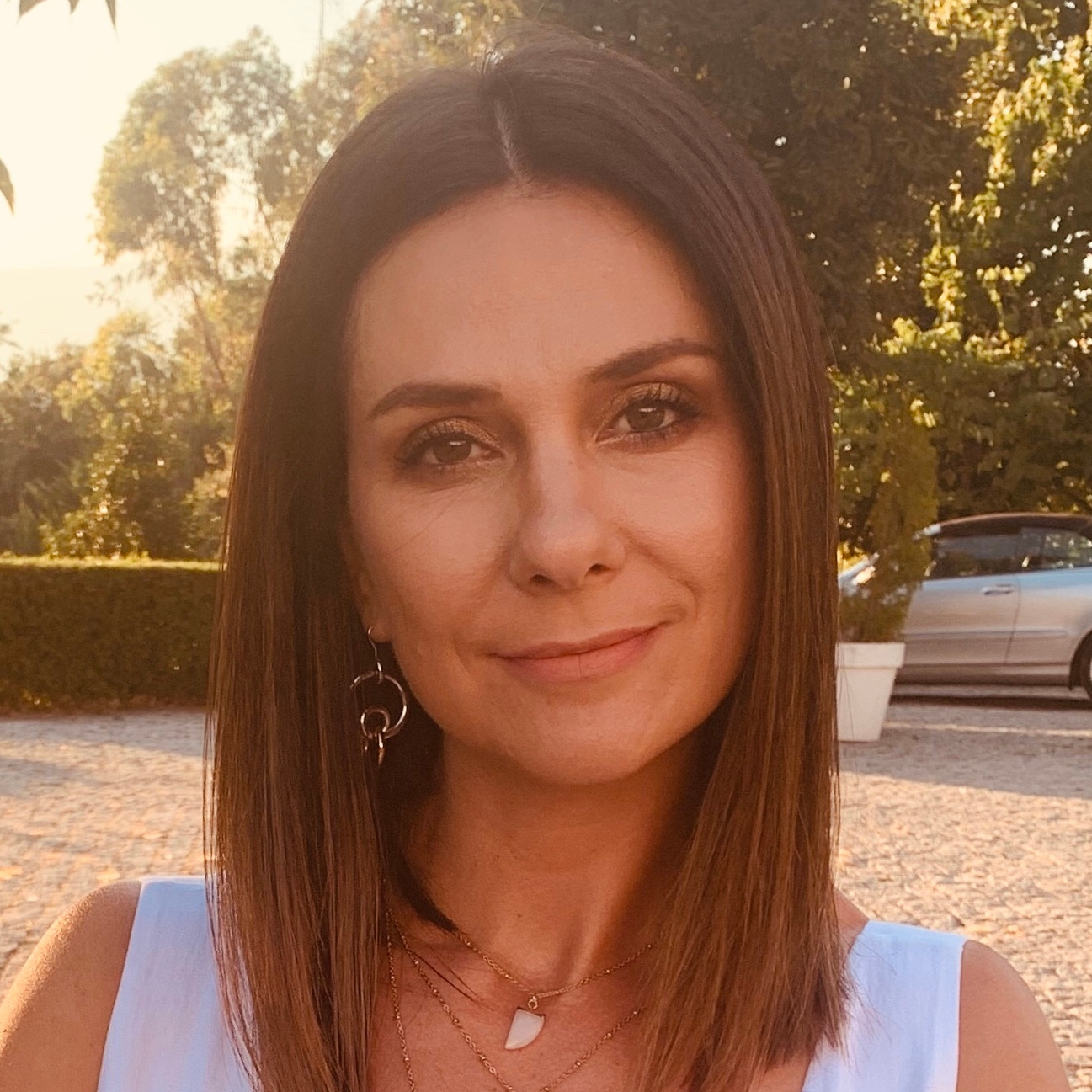 Dr. Lia-Tania Dinis