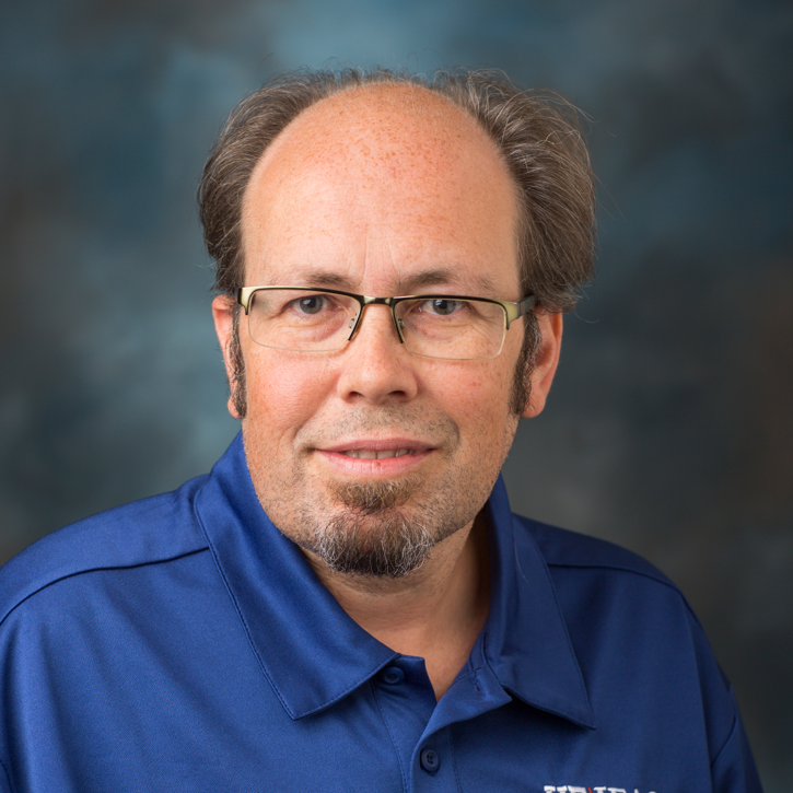 Dr. Fernando Alferez