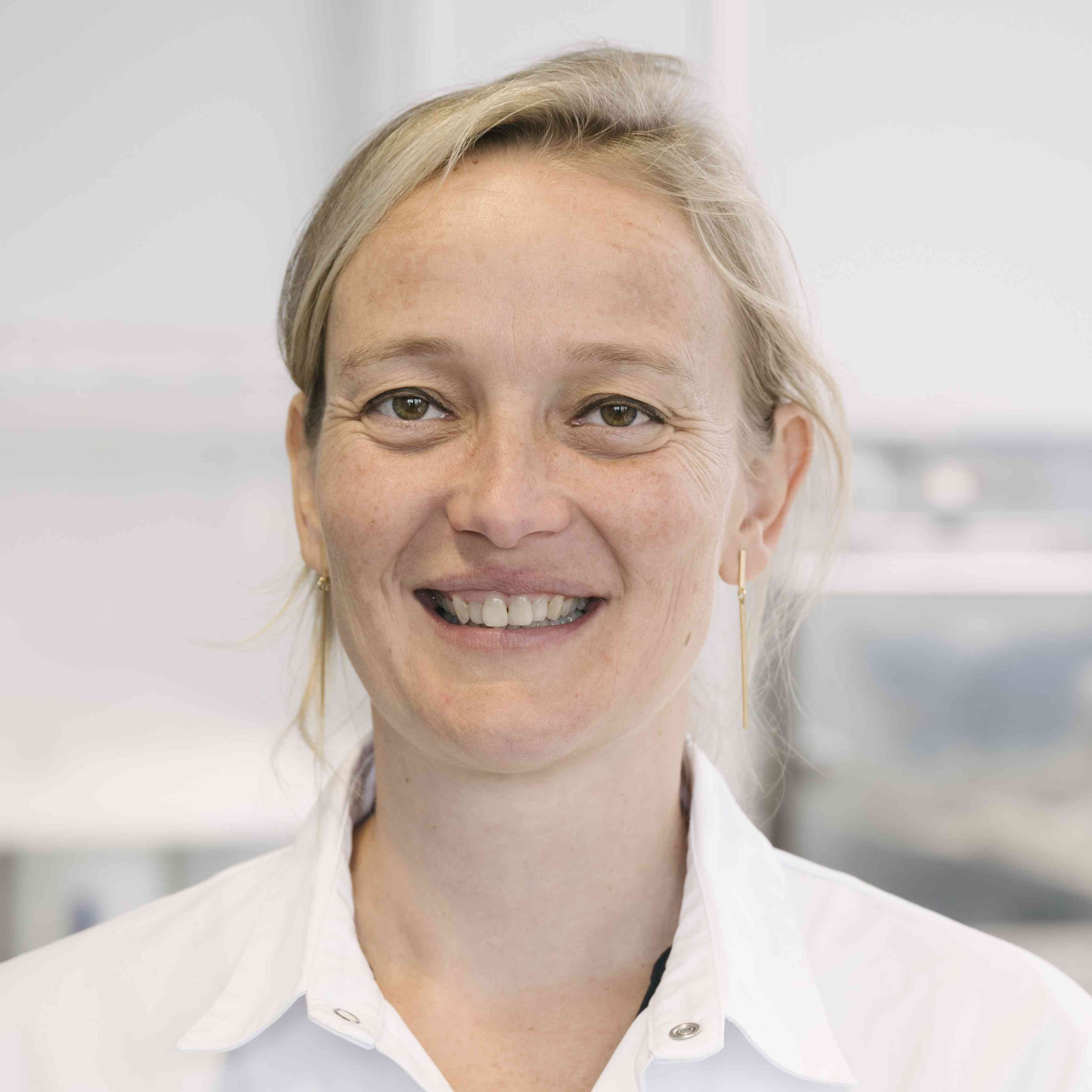 Prof. Evelien Smits