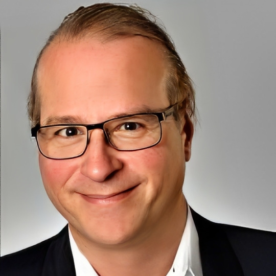 Dr. Matthias Karl