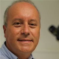 Dr. Eduardo V. Soares