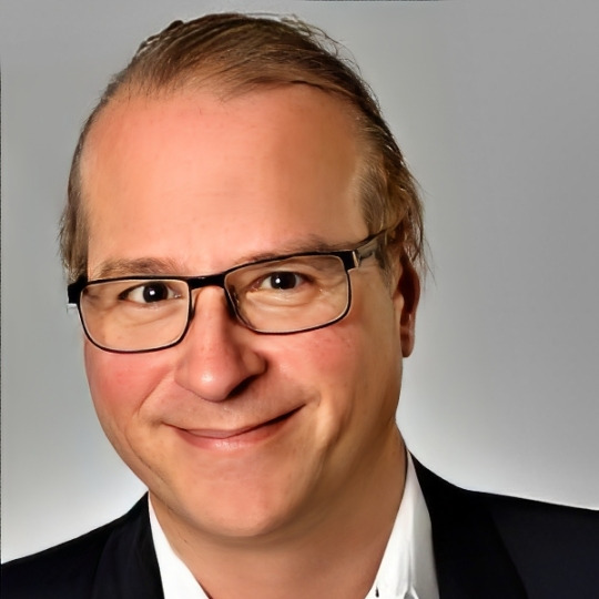 Dr. Matthias Karl