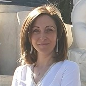 Dr. Oana Almasan
