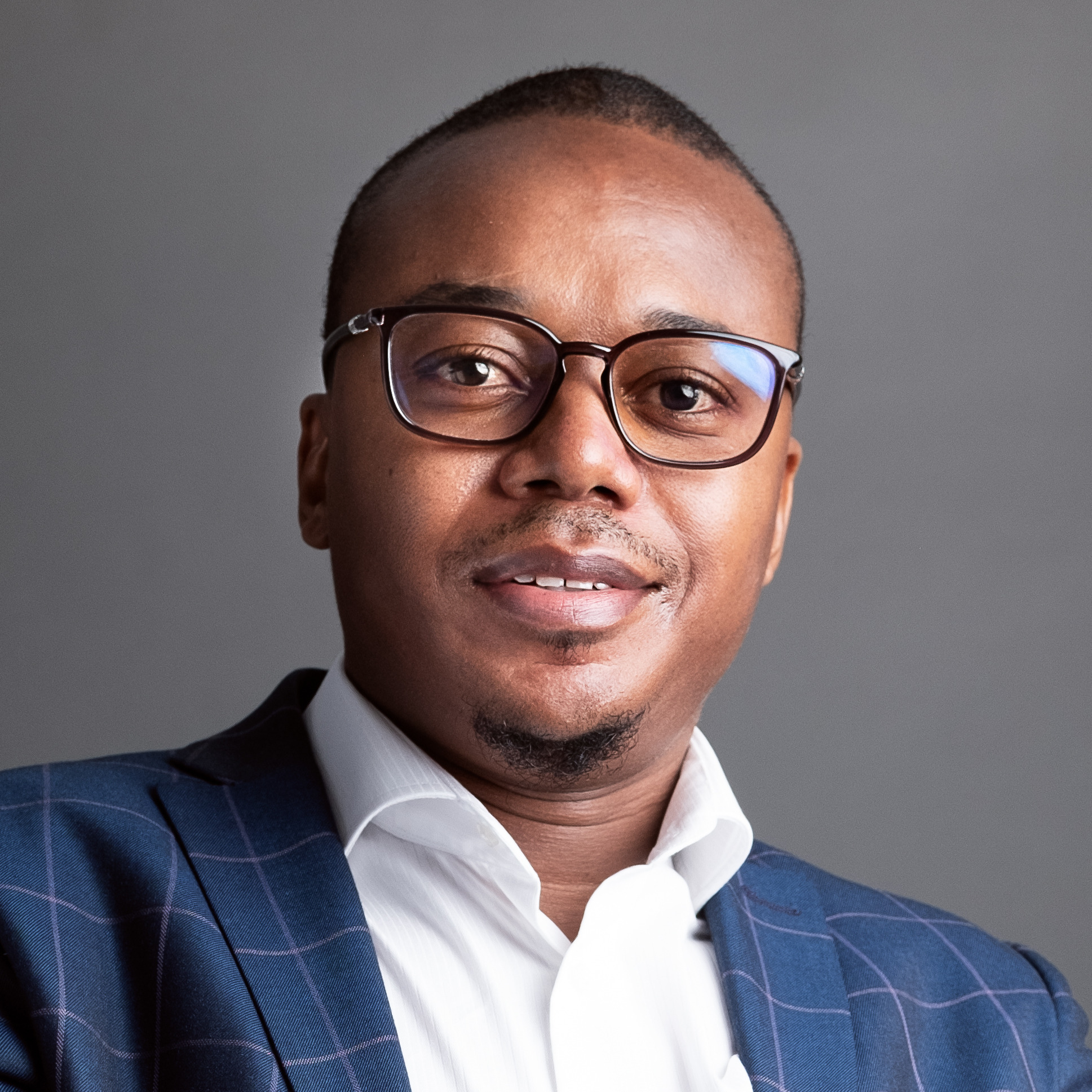 Dr. Tapiwa Chiwewe