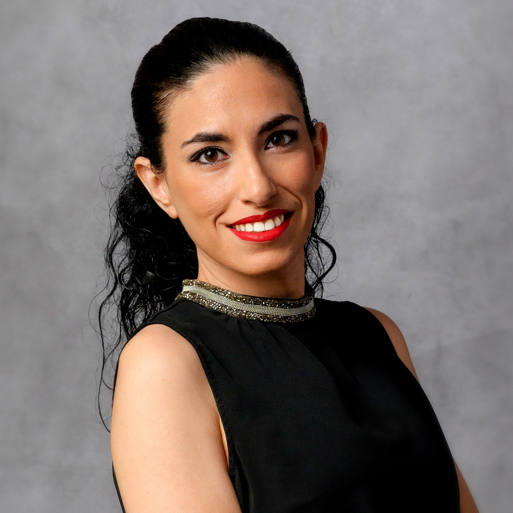 Dr. Lorena Parra