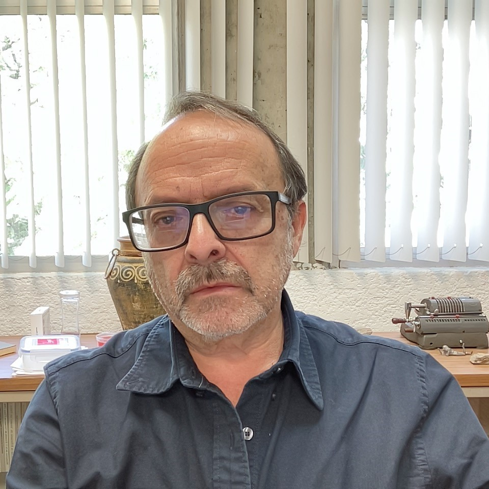 Dr. Carlos Villareal Lujan