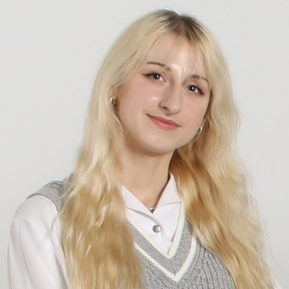 Ms. Klaudia Wowra