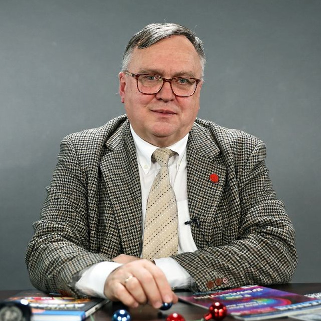 Prof. Dr. Grzegorz Karwasz