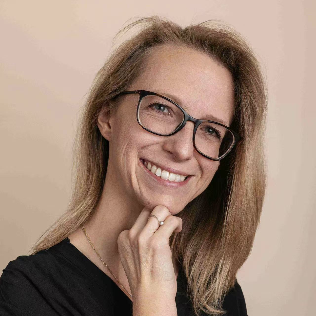 Prof. Dr. Séverine Arnold