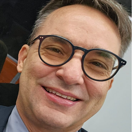 Prof. Dr. Edson Denis Leonel