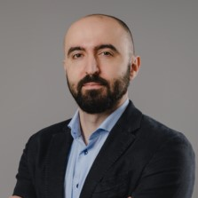 Dr. Cristian Scheau