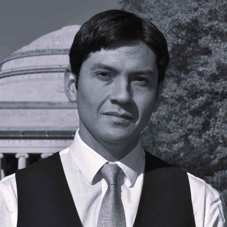 Dr. Alexis Montecinos