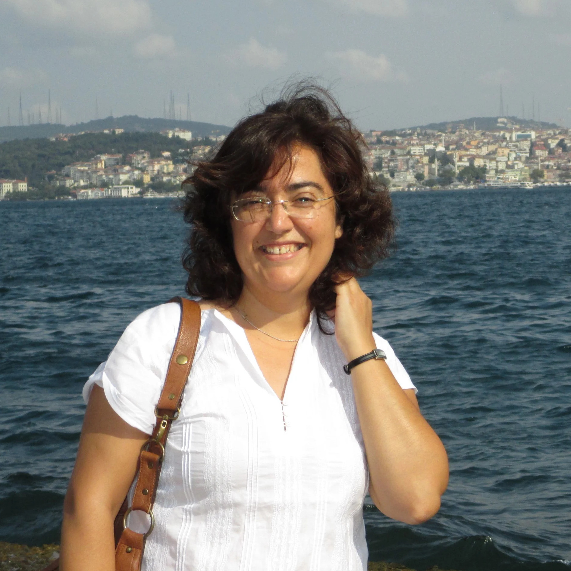 Dr. Regina Duarte