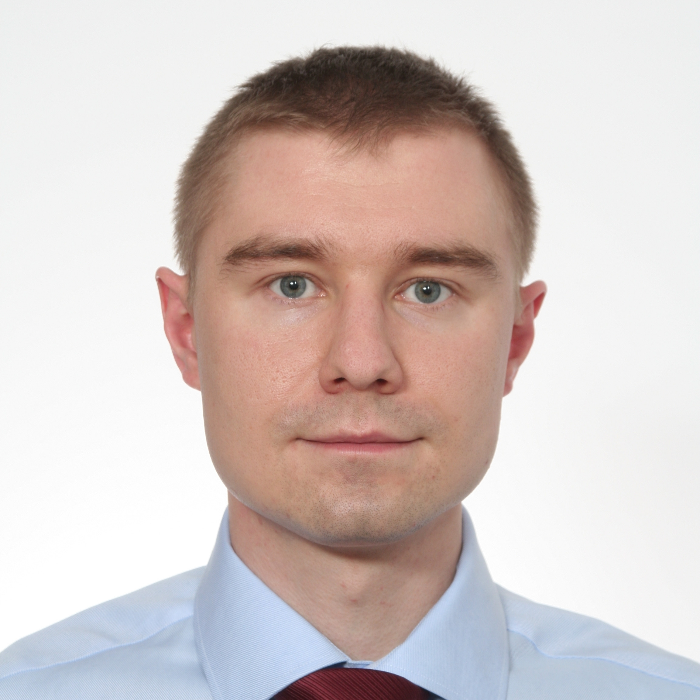 Dr. Maciej Chęciński