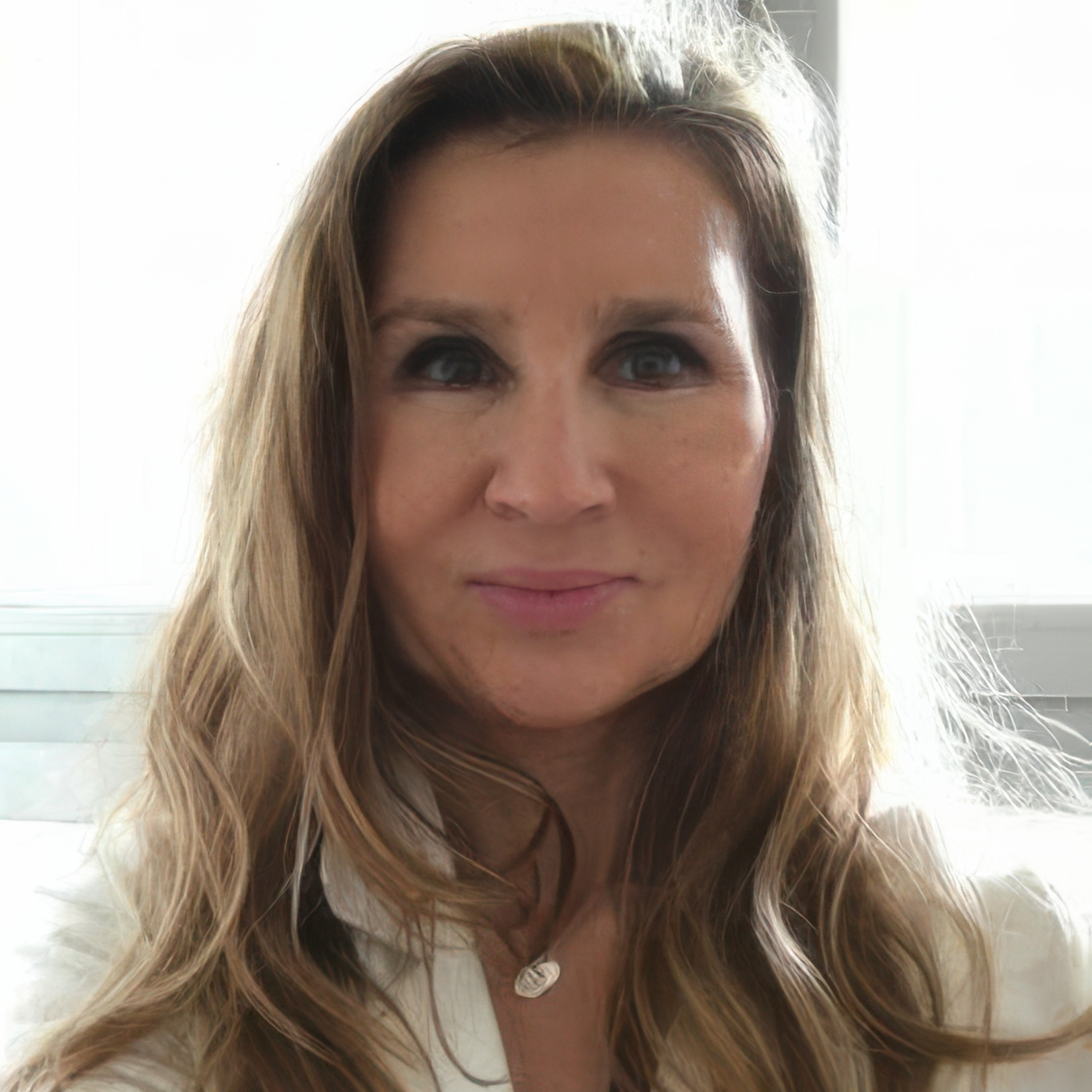 Dr. Carla Serra