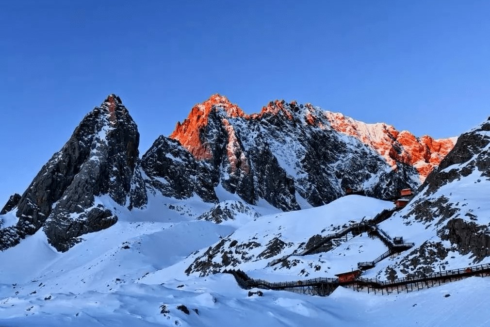 玉龙雪山.jpg