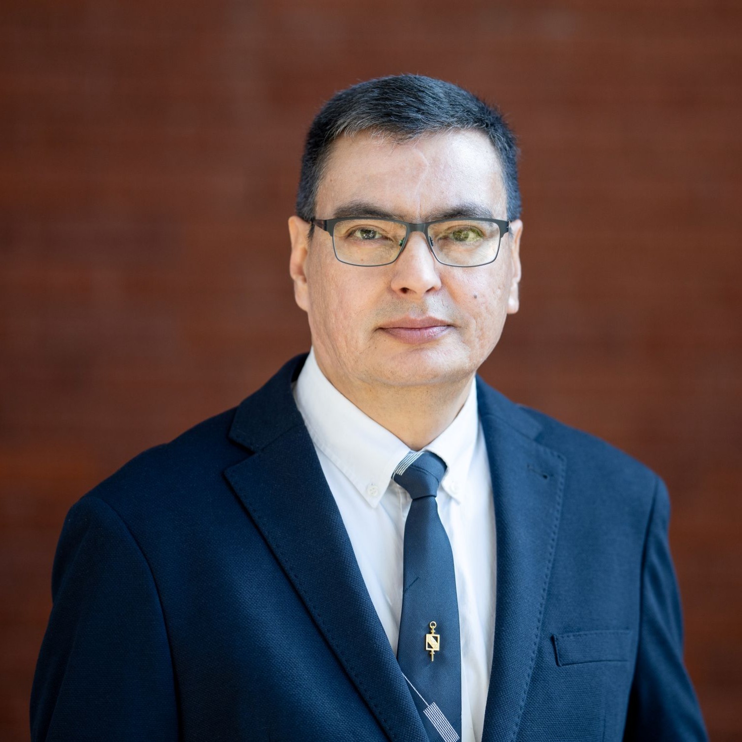 Dr. Carlos Bazan