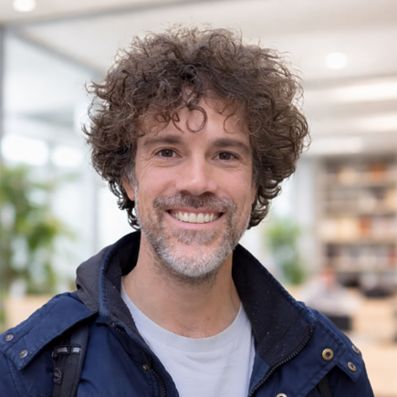 Dr. Mateo Cordier
