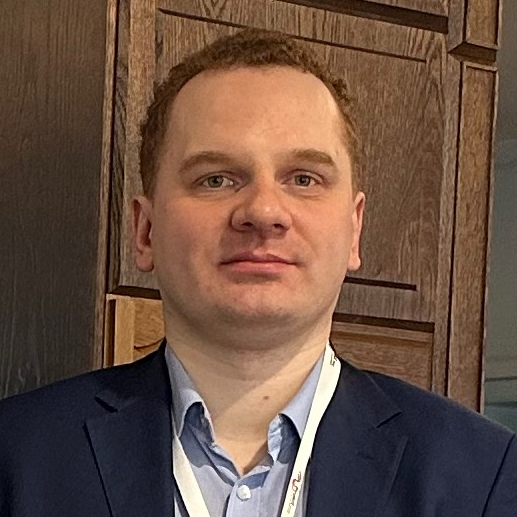 Dr. Maciej Walędziak