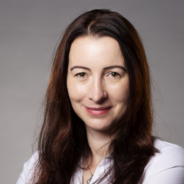 Dr. Szilvia Z. Tóth