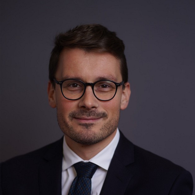 Dr. Kamil Stankowski