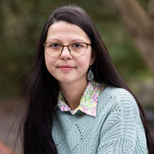 Dr. Edina  Török