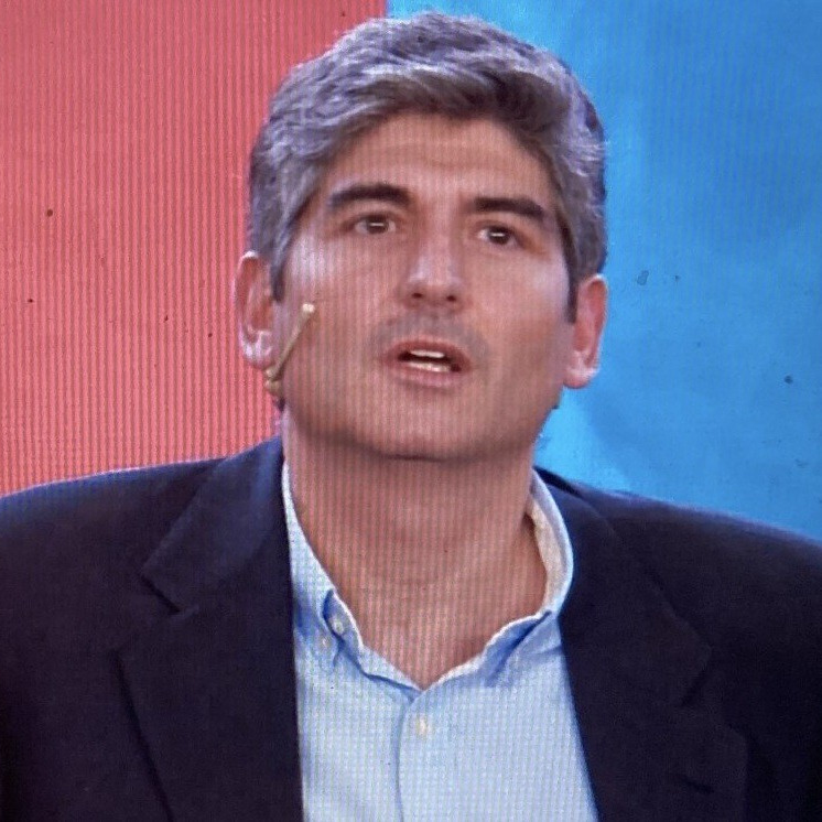 Dr. Carlos Escobar
