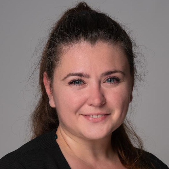 Dr. Ioana Craciun