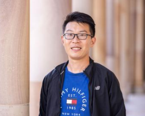 Dr. Tong Li
