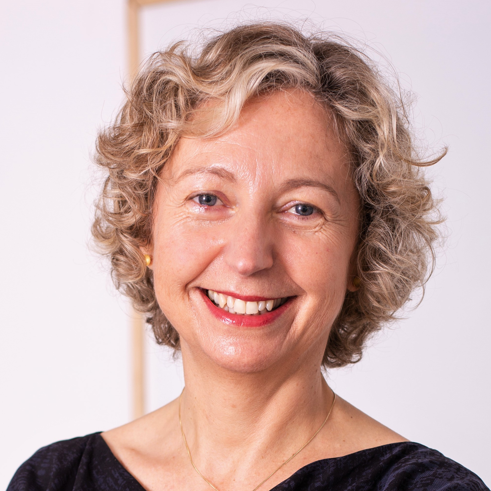 Dr. Carmen Rubio
