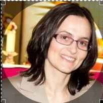Dr. Elena Benito-Peña