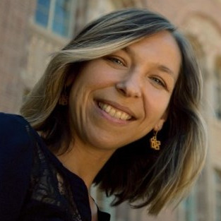 Dr. Caroline Schnakers