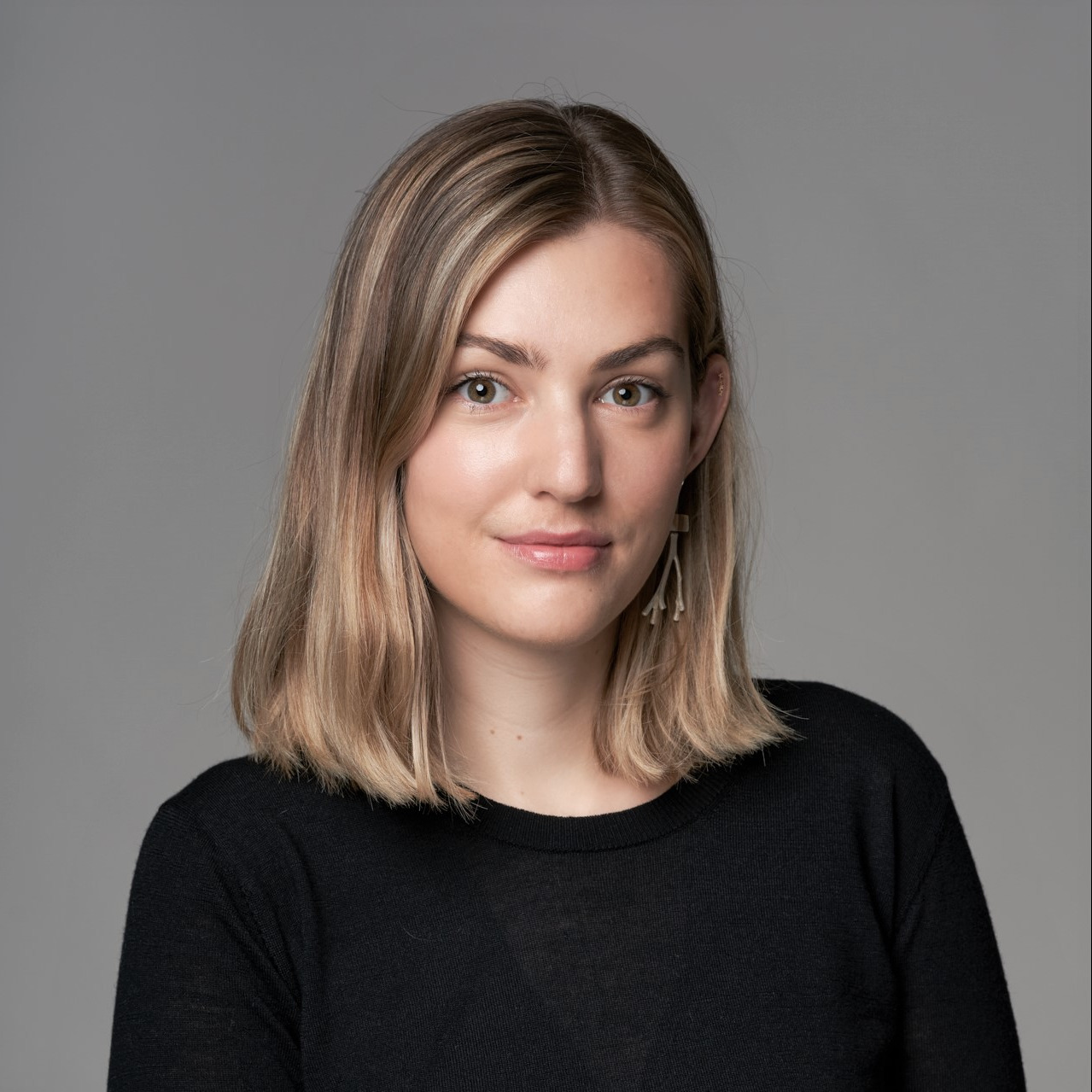 Ms. Damaris Critchlow
