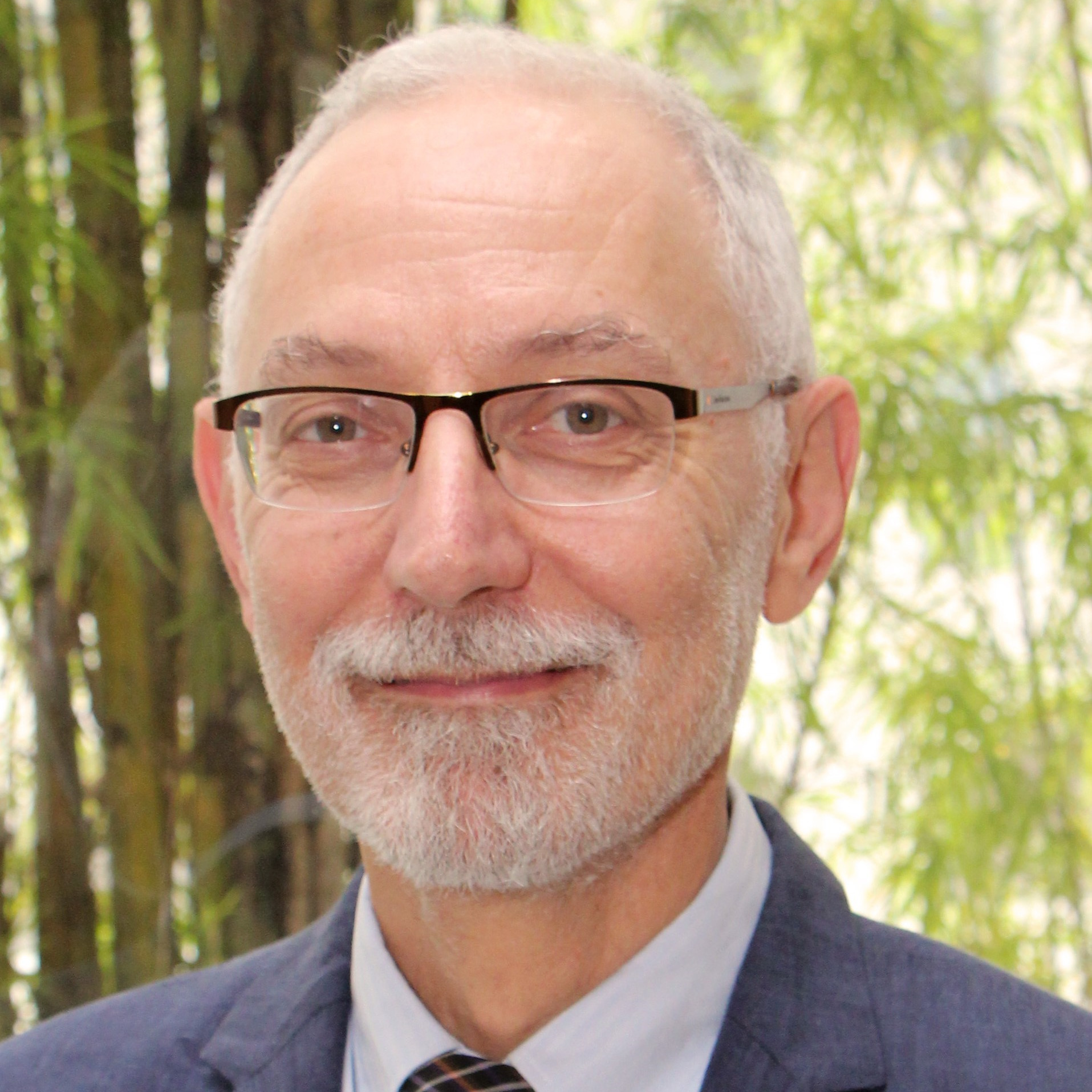 Dr. Konstantinos Glinos