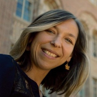 Dr. Caroline Schnakers