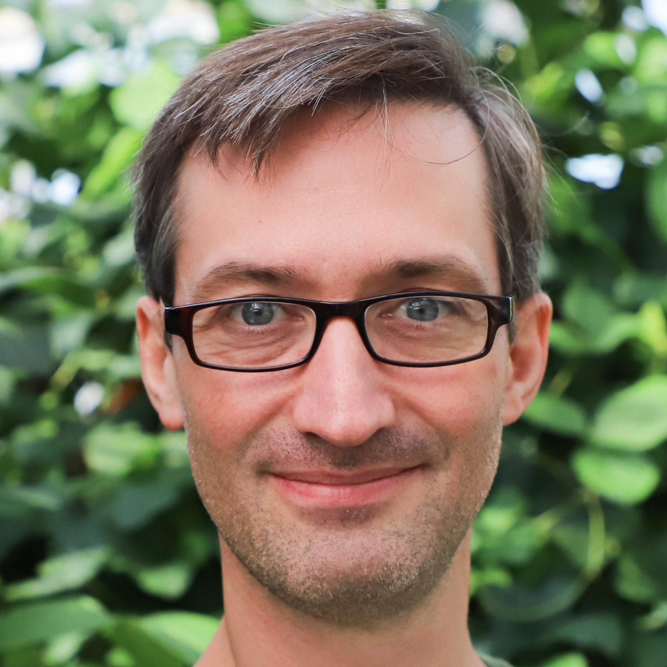 Dr. Marc Libault