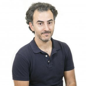 Dr. Abel González