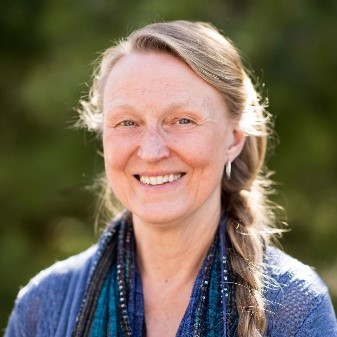 Dr. Eva Strand