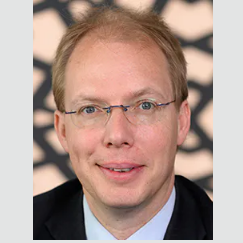 Dr. Maximilian Lackner