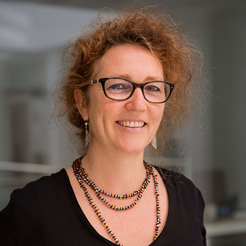 Dr. Anne Varenne