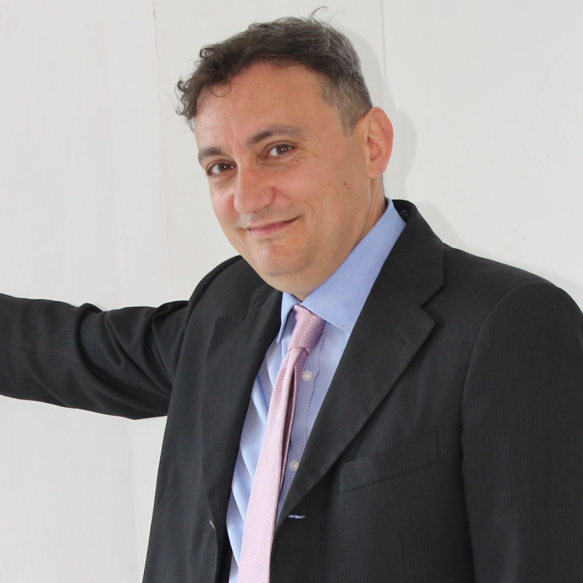 Dr. Giuseppe Ferrara