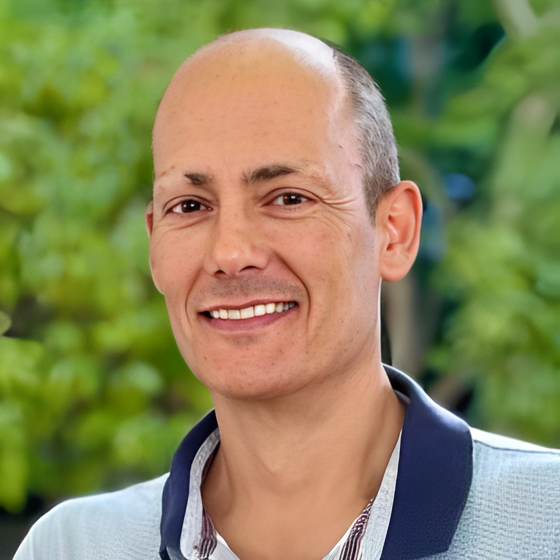 Prof. Dr. Angel Llamas