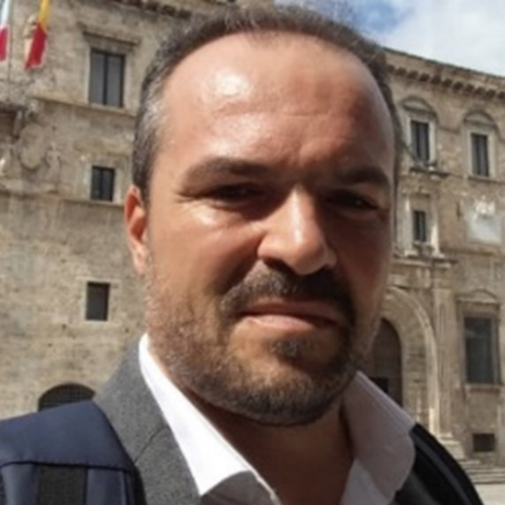 Dr. Ioannis Ntintakis