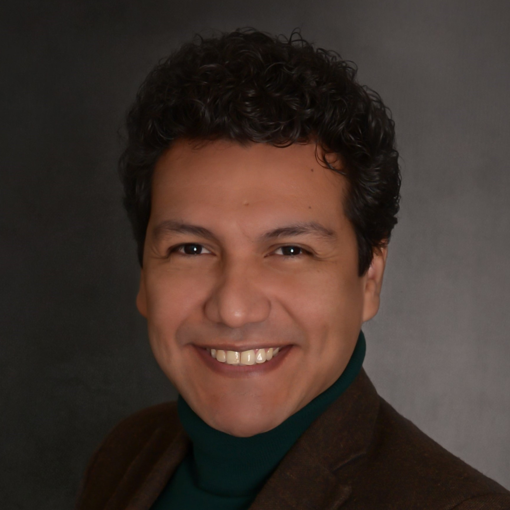 Dr. Sergio De Los Santos-Villalobos
