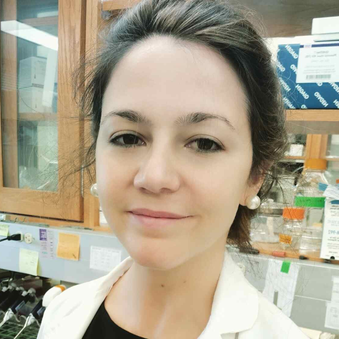 Dr. Victoria Calzada