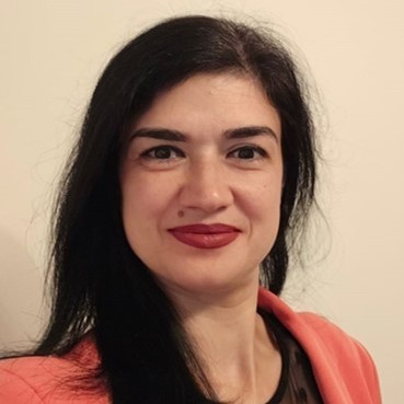 Dr. Alexandra Mocanu